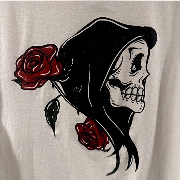 Men’s White T-Shirt with Skull and Rose Design Size XL - Picture 2 of 7